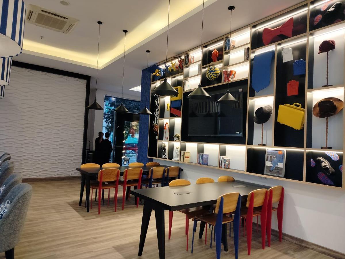 Moritz Biz Gandaria Hotel Jakarta Exterior photo