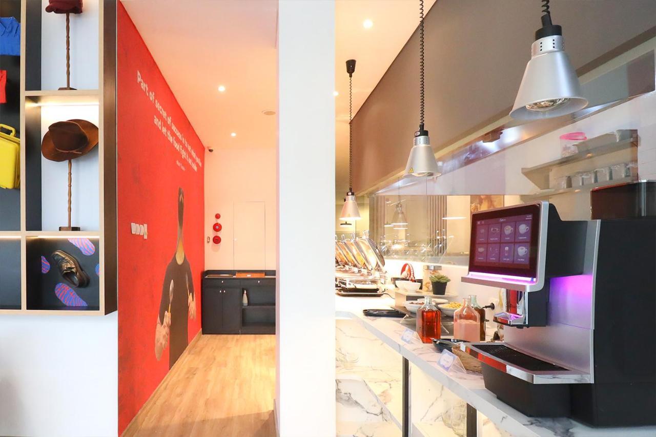 Moritz Biz Gandaria Hotel Jakarta Exterior photo